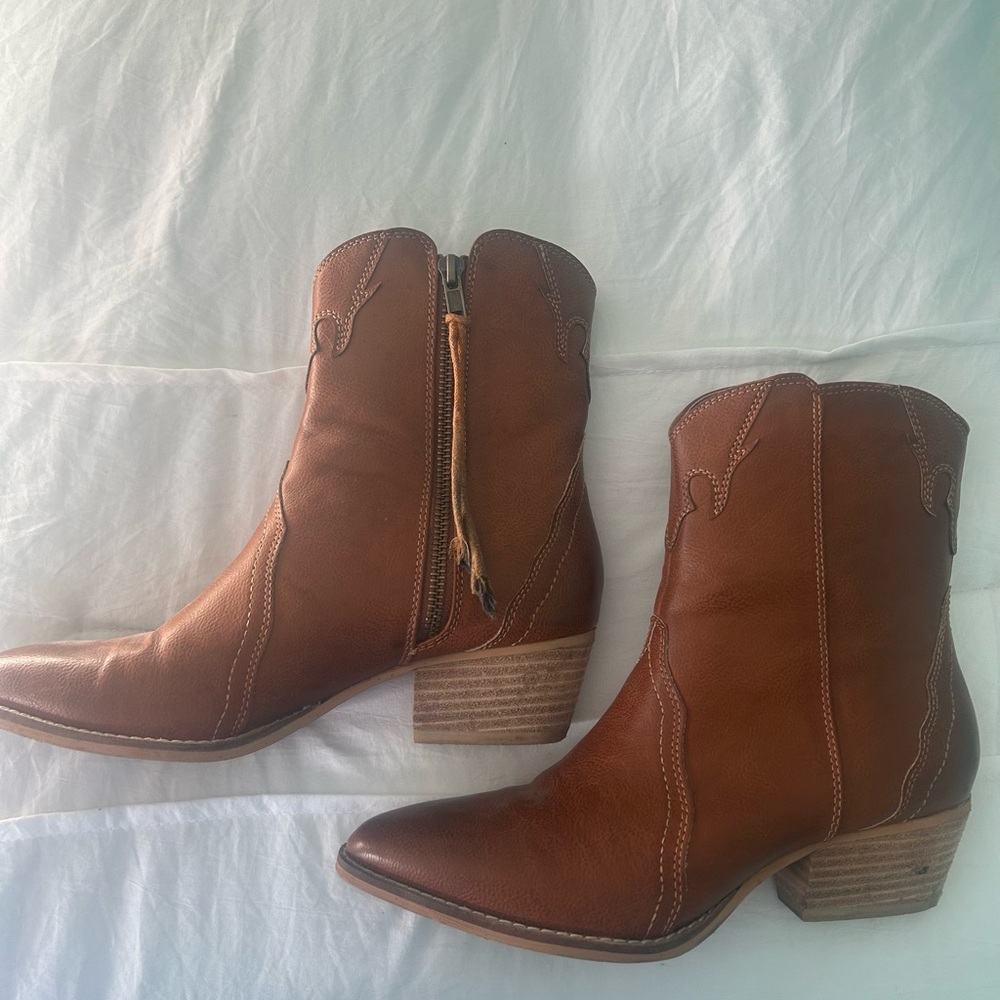 Brown Western Ankle Boots with Stacked Heel and Zipper